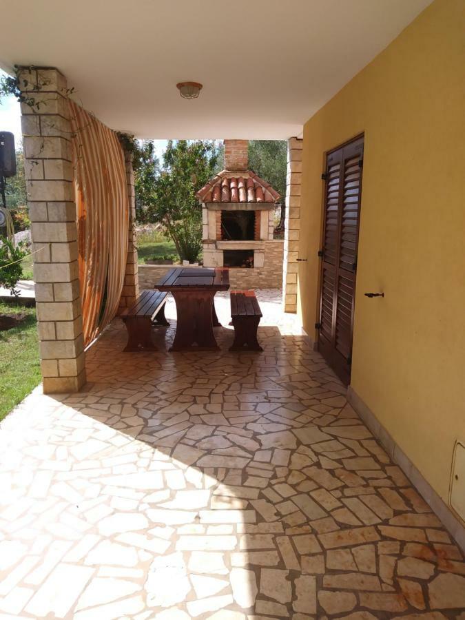 Guest House Ravnic بوريتش المظهر الخارجي الصورة